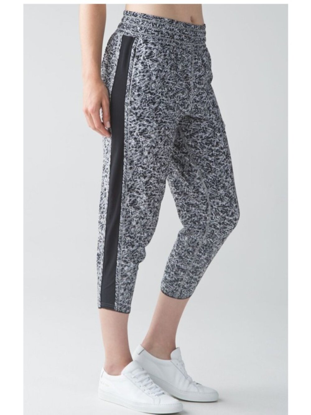 Lululemon For Love Crop Pants Mini Ripple White Seal‎ Grey Womens 6